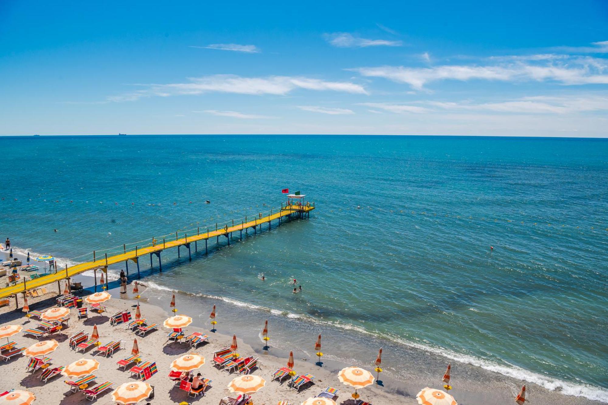 Aragosta Hotel&Restaurant Durrës Exterior foto