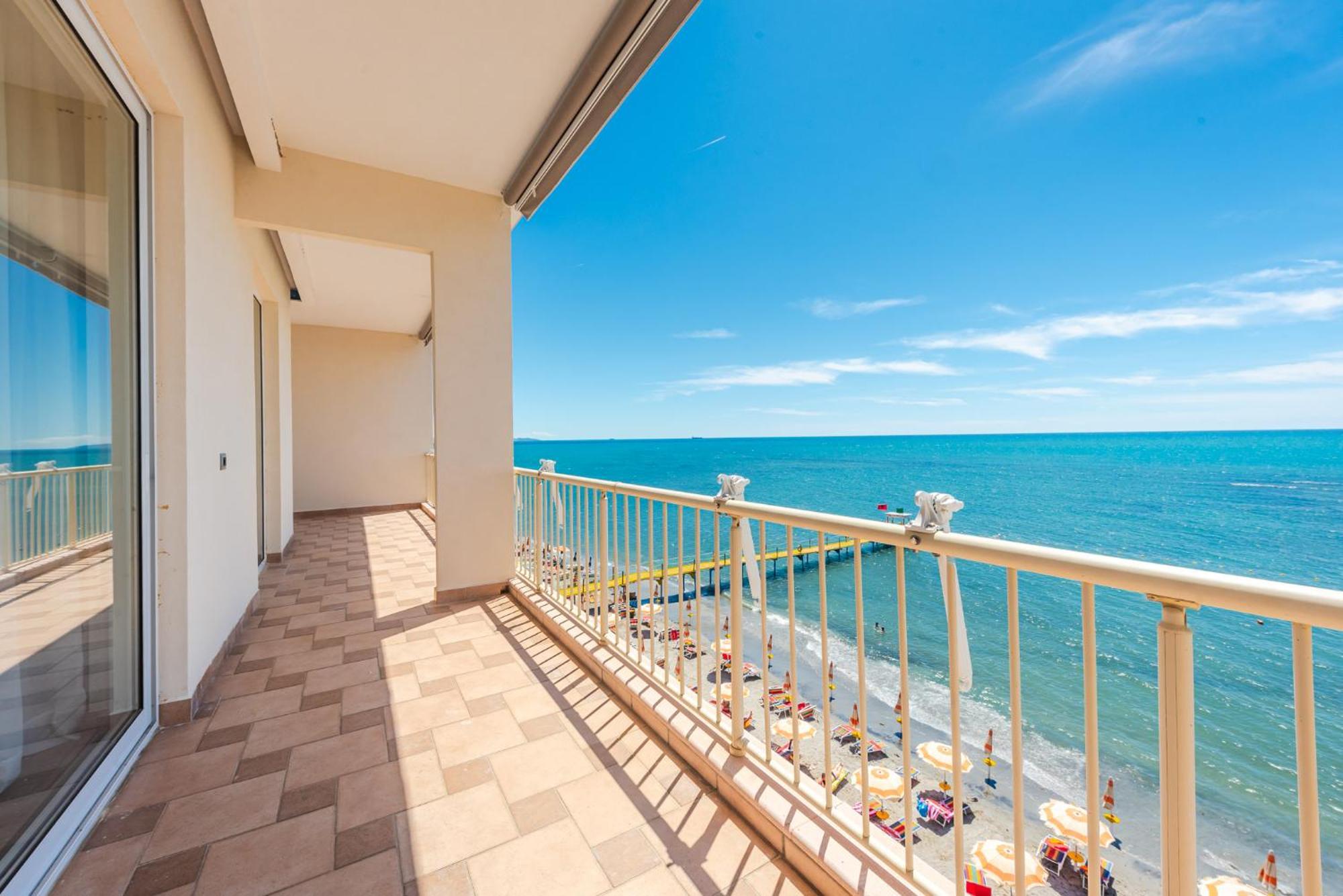 Aragosta Hotel&Restaurant Durrës Exterior foto